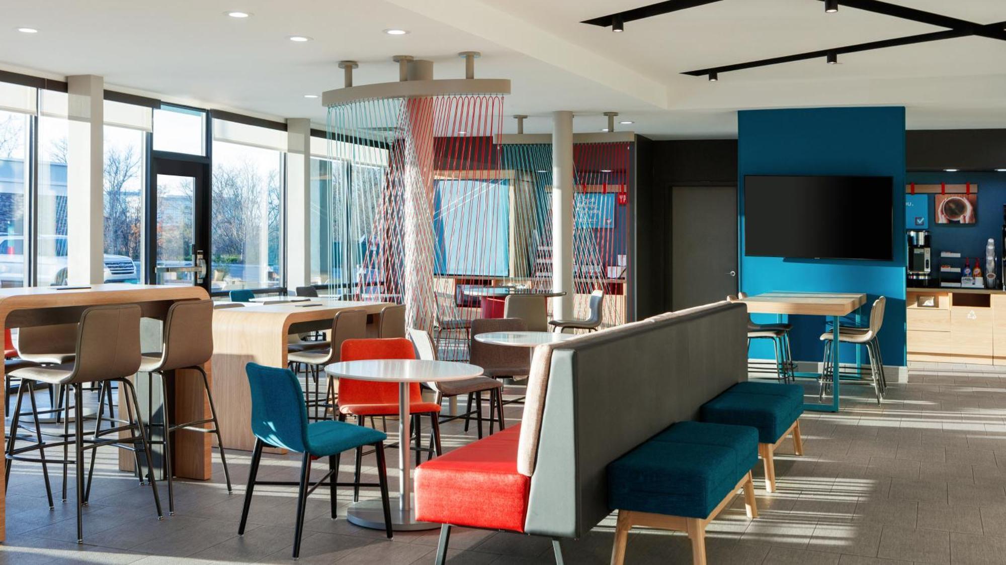 Avid Hotel Traverse City By Ihg Exterior photo